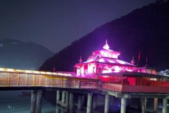 d 4 6 News Todayz धारी देवी मंदिर में आधुनिक वॉल वॉशर लाइटिंग से रात में दिखा भव्य नजारा
