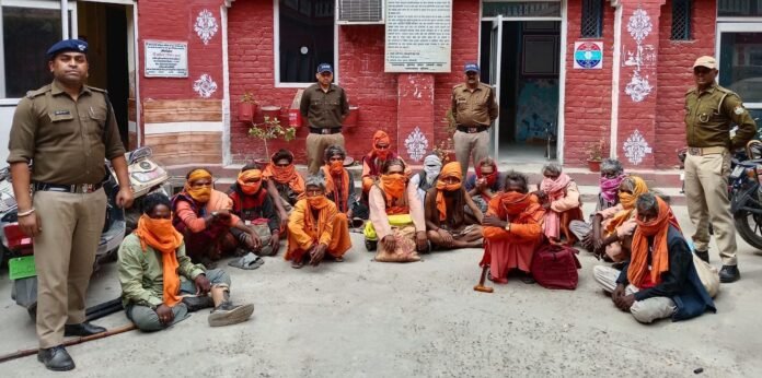 d 6 2 News Todayz ऑपरेशन कालनेमिः 16 बहरूपिये गिरफ्तार