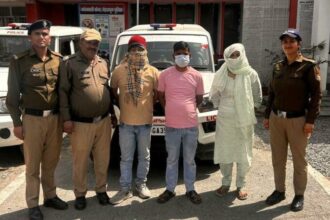 d 6 3 News Todayz घर में चलाए जा रहे जिस्मफरोसी के धंघे का भंडाफोड़,महिला सहित तीन गिरफ्तार