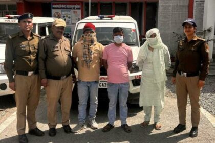 d 6 3 News Todayz घर में चलाए जा रहे जिस्मफरोसी के धंघे का भंडाफोड़,महिला सहित तीन गिरफ्तार