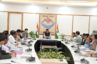 WhatsApp Image 2026 04 08 at 8.31.52 PM News Todayz मुख्य सचिव ने ली चारधाम यात्रा की तैयारियों को लेकर बैठक, सम्बन्धित विभागों से ली अद्यतन स्थिति की जानकारी