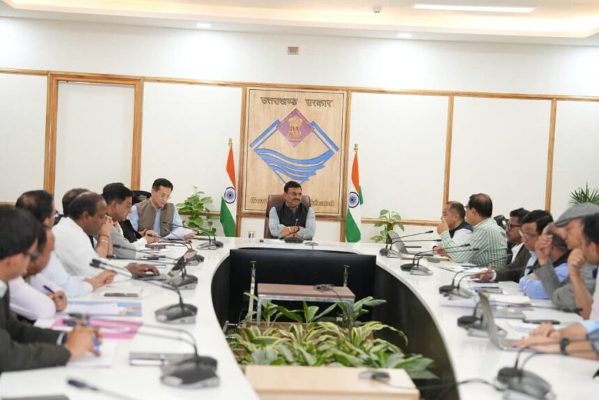 WhatsApp Image 2026 04 08 at 8.31.52 PM News Todayz मुख्य सचिव ने ली चारधाम यात्रा की तैयारियों को लेकर बैठक, सम्बन्धित विभागों से ली अद्यतन स्थिति की जानकारी