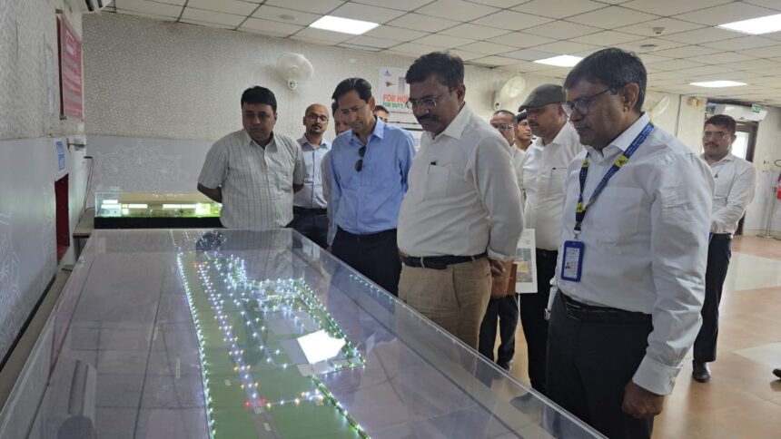 WhatsApp Image 2026 04 16 at 5.46.27 PM News Todayz मुख्य सचिव ने किया निर्माणाधीन एम्स सैटेलाइट सेंटर, किच्छा का स्थलीय निरीक्षण