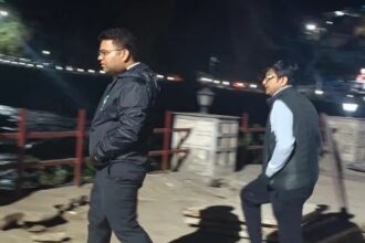 d 2 News Todayz केदारनाथ यात्रा तैयारियों को लेकर देर रात सड़कों पर उतरे डीएम