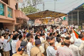 Haridwar बीसी खंडूड़ी को अंतिम विदाई पंचतत्व में विलीन सीएम धामी उपराष्ट्रपति News Todayz खड़खड़ी श्मशान घाट में राजकीय सम्मान के साथ किया गया पूर्व मुख्यमंत्री मेजर जनरल भुवन चंद्र खंडूड़ी का अंतिम संस्कार