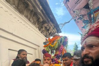 WhatsApp Image 2026 04 19 at 1.06.43 PM News Todayz श्री ओंकारेश्वर मंदिर से धाम के लिए रवाना हुई बाबा केदार की पंचमुखी उत्सव डोली