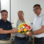 WhatsApp Image 2026 05 30 at 7.32.11 PM News Todayz सूचना विभाग में शासकीय सेवा पूर्ण कर सेवानिवृत्त हुए सहायक निदेशक ललिता प्रसाद भट्ट को दी भावभीनी विदाई