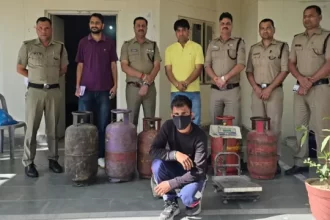 cbb21585f88d32c2108bf5595cc7123cbdaac3b724b033eb6b2425af186480ce News Todayz एलपीजी  सिलेंडर कालाबाजारी व अवैध गैस रिफिलिंग पर जिला प्रशासन का सख्त एक्शन, प्राथमिकी दर्ज