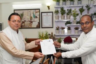92f large News Todayz SIR: मुख्य निर्वाचन अधिकारी ने मुख्यमंत्री को सौंपा गणना फॉर्म