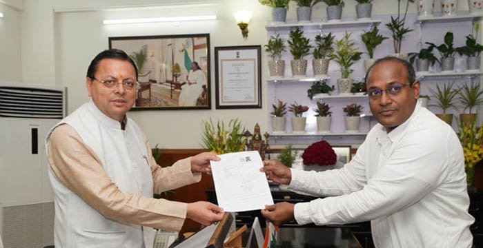 92f large News Todayz SIR: मुख्य निर्वाचन अधिकारी ने मुख्यमंत्री को सौंपा गणना फॉर्म