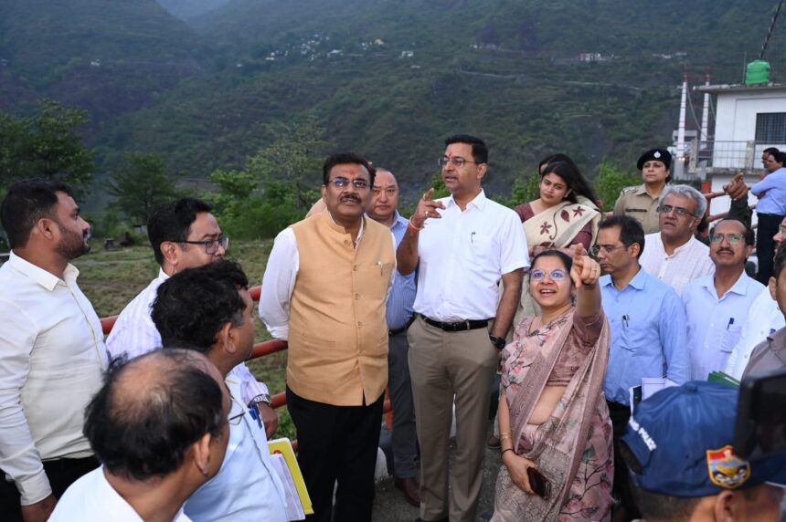 WhatsApp Image 2026 06 04 at 7.44.41 PM News Todayz मुख्य सचिव द्वारा टिहरी झील क्षेत्र का भ्रमण एवं पर्यटन विकास परियोजना का निरीक्षण