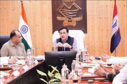15 u News Todayz पुलिस महानिदेशक ने अभिसूचना एवं सुरक्षा विभाग के कार्यों की समीक्षा की
