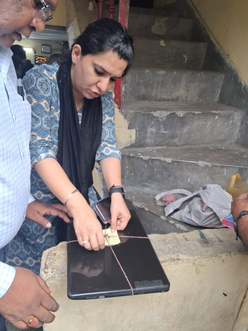 d 2 3 News Todayz अवैध वसूली मामले में प्रशासन ने की बड़ी कार्यवाही, चार जन सेवा केंद्र सील