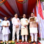 11g News Todayz नवरात्रि के प्रथम दिवस पर ध्वजारोहण कर नौ दिवसीय मेले का उद्घाटन, सांस्कृतिक झांकियों का किया अवलोकन