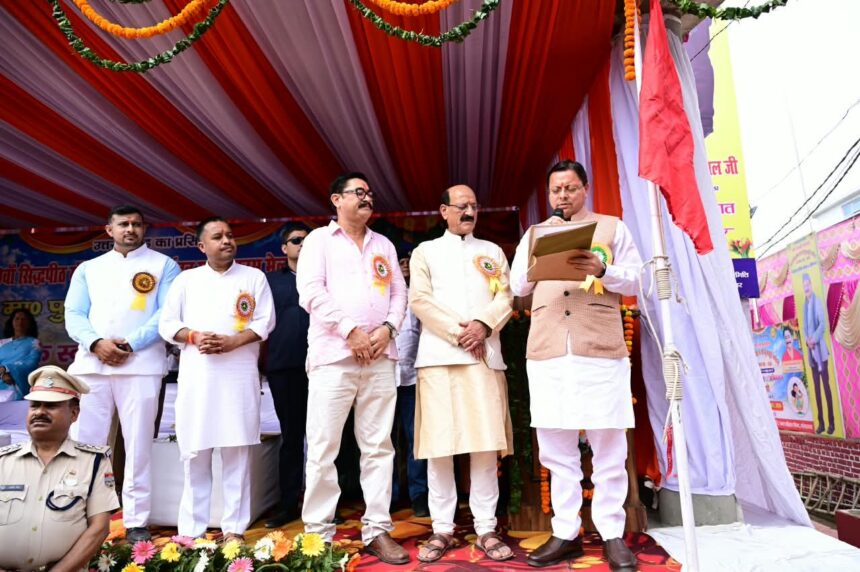 11g News Todayz नवरात्रि के प्रथम दिवस पर ध्वजारोहण कर नौ दिवसीय मेले का उद्घाटन, सांस्कृतिक झांकियों का किया अवलोकन