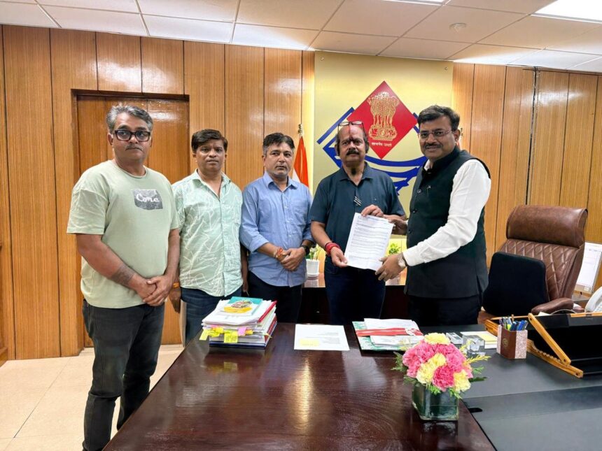 14 r News Todayz देवभूमि जल शक्ति कांट्रेक्टर वेलफेयर एसोसिएशन से जुड़े ठेकेदारों ने मुख्य सचिव से की मुलाकात