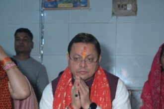25 d News Todayz मुख्यमंत्री ने पैतृक गांव हड़खोला स्थित हरि चंद देवता मंदिर में की पूजा-अर्चना